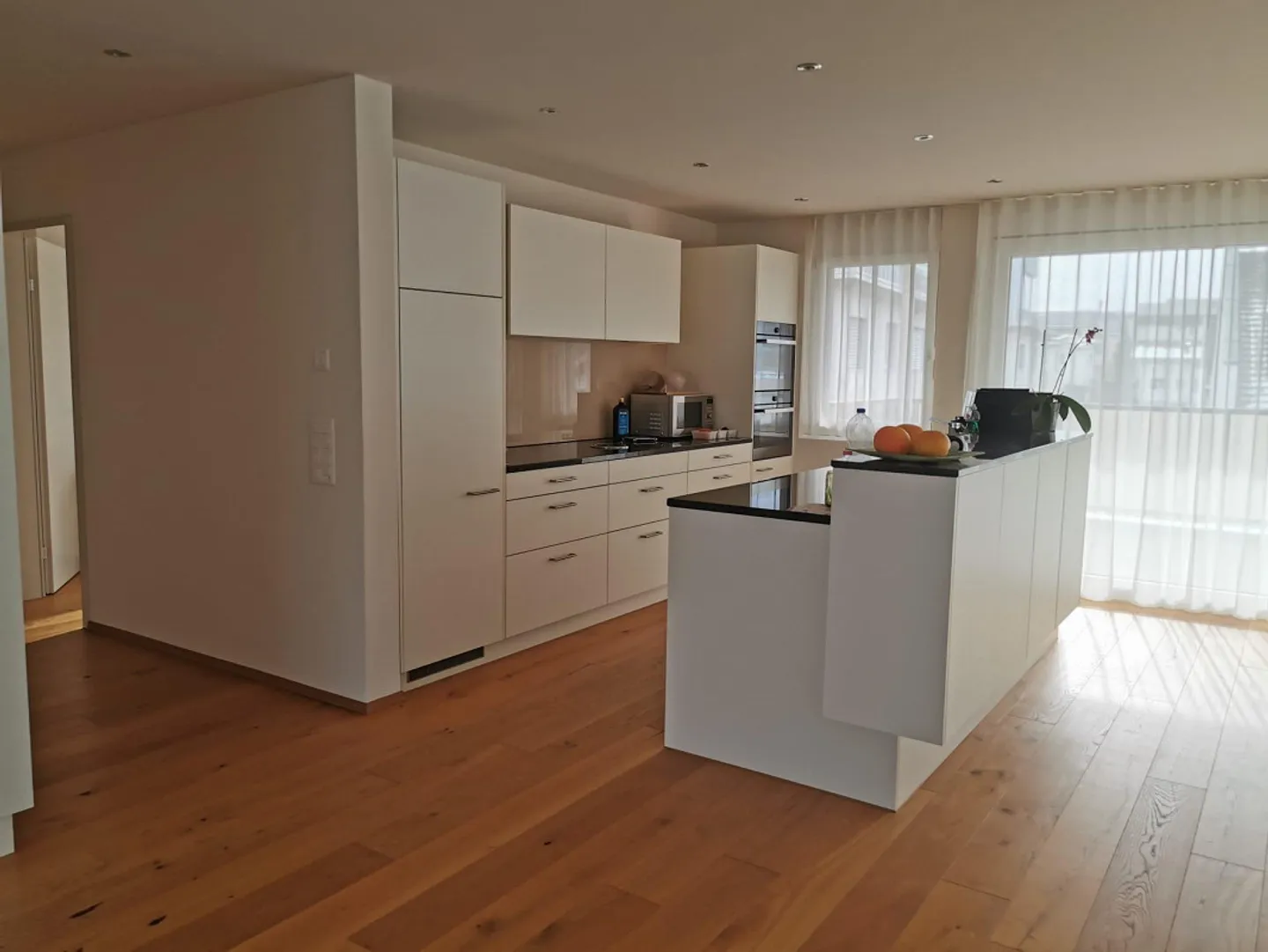 Attractive 5 1/2 Room Apartment - Photo 3 of 8