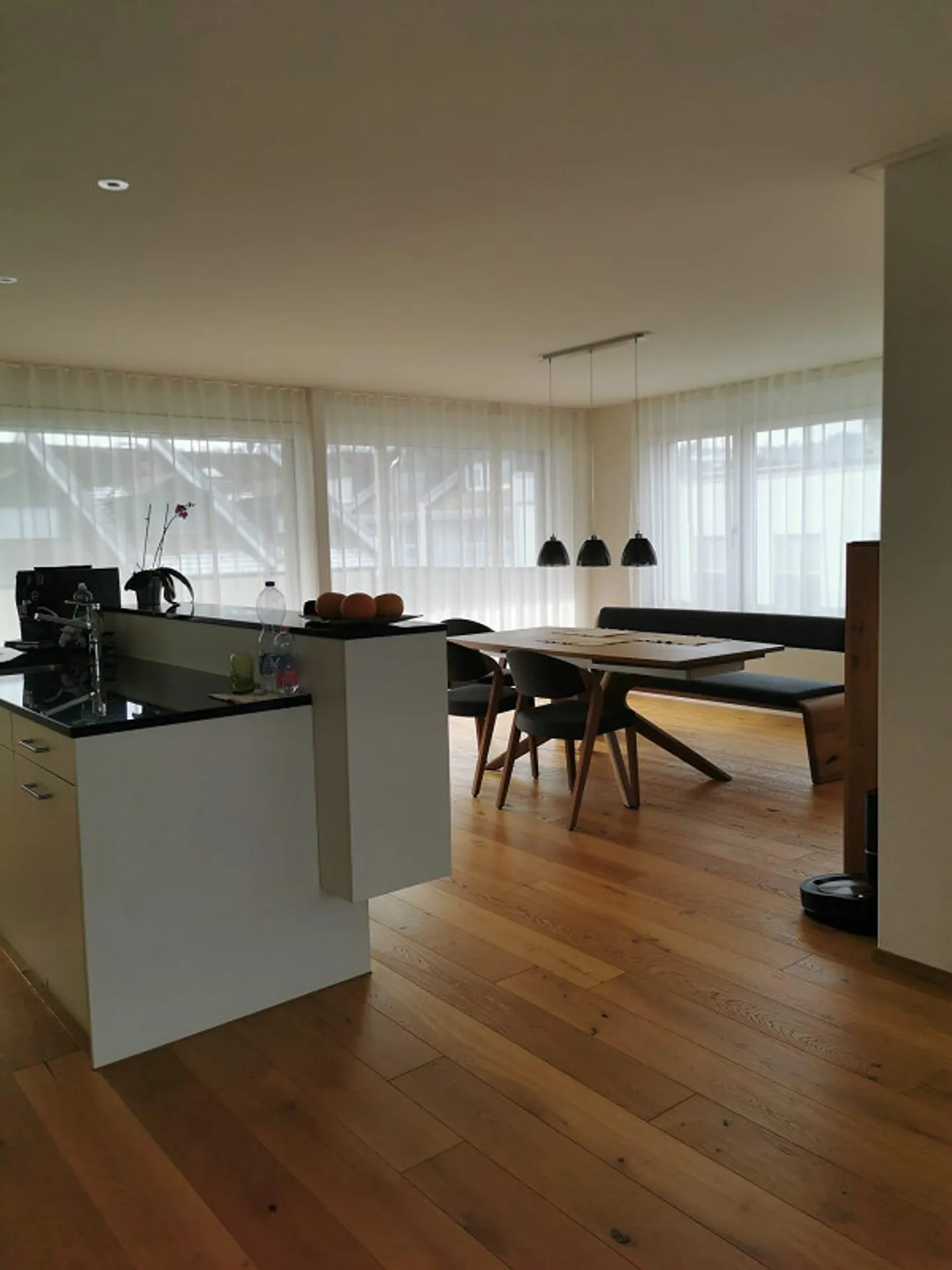 Attractive 5 1/2 Room Apartment - Photo 1 of 8