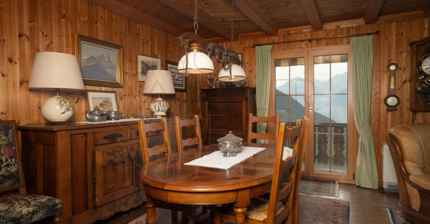Charming Alpine Apartment - Photo 8 of 11