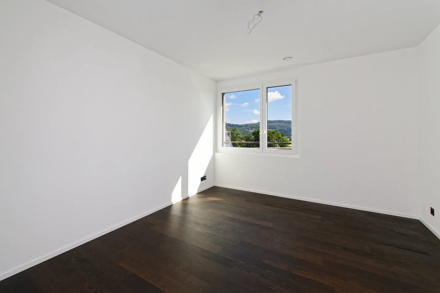 Modern 3.5-room penthouse apartment with spacious terraces and lift to the apartment - Photo 11 of 17