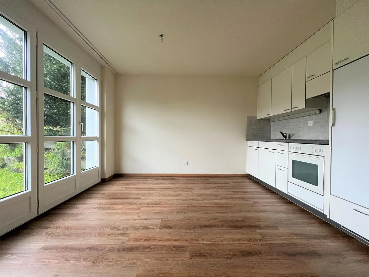 Grand studio avec siège de jardin - Photo 2 sur 7