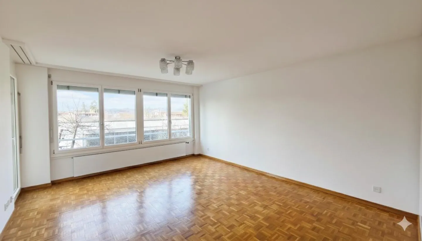 LA TUA NUOVA CASA A BUCHTHALEN - APPARTAMENTO FRESCAMENTE RISTRUTTURATO IN UN OTTIMO CONDOMINIO - Foto 6 di 12