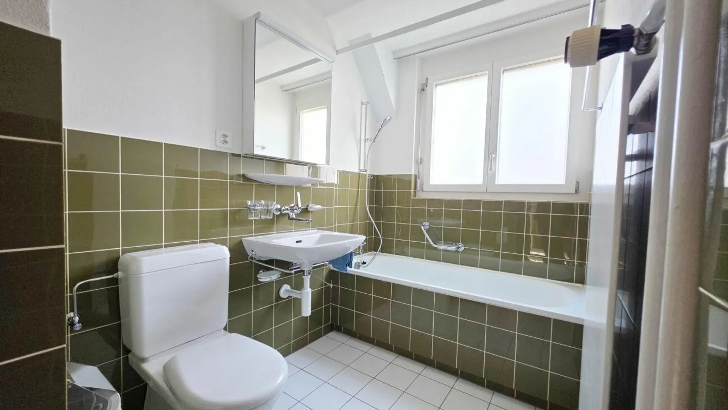 LA TUA NUOVA CASA A BUCHTHALEN - APPARTAMENTO FRESCAMENTE RISTRUTTURATO IN UN OTTIMO CONDOMINIO - Foto 7 di 12