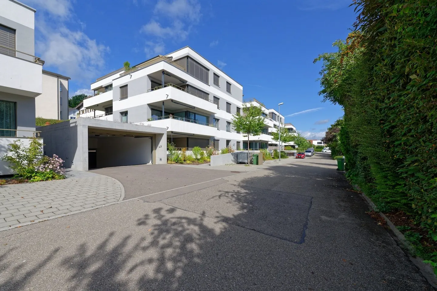 Modern 3.5-room penthouse apartment with spacious terraces and lift to the apartment - Photo 14 of 17