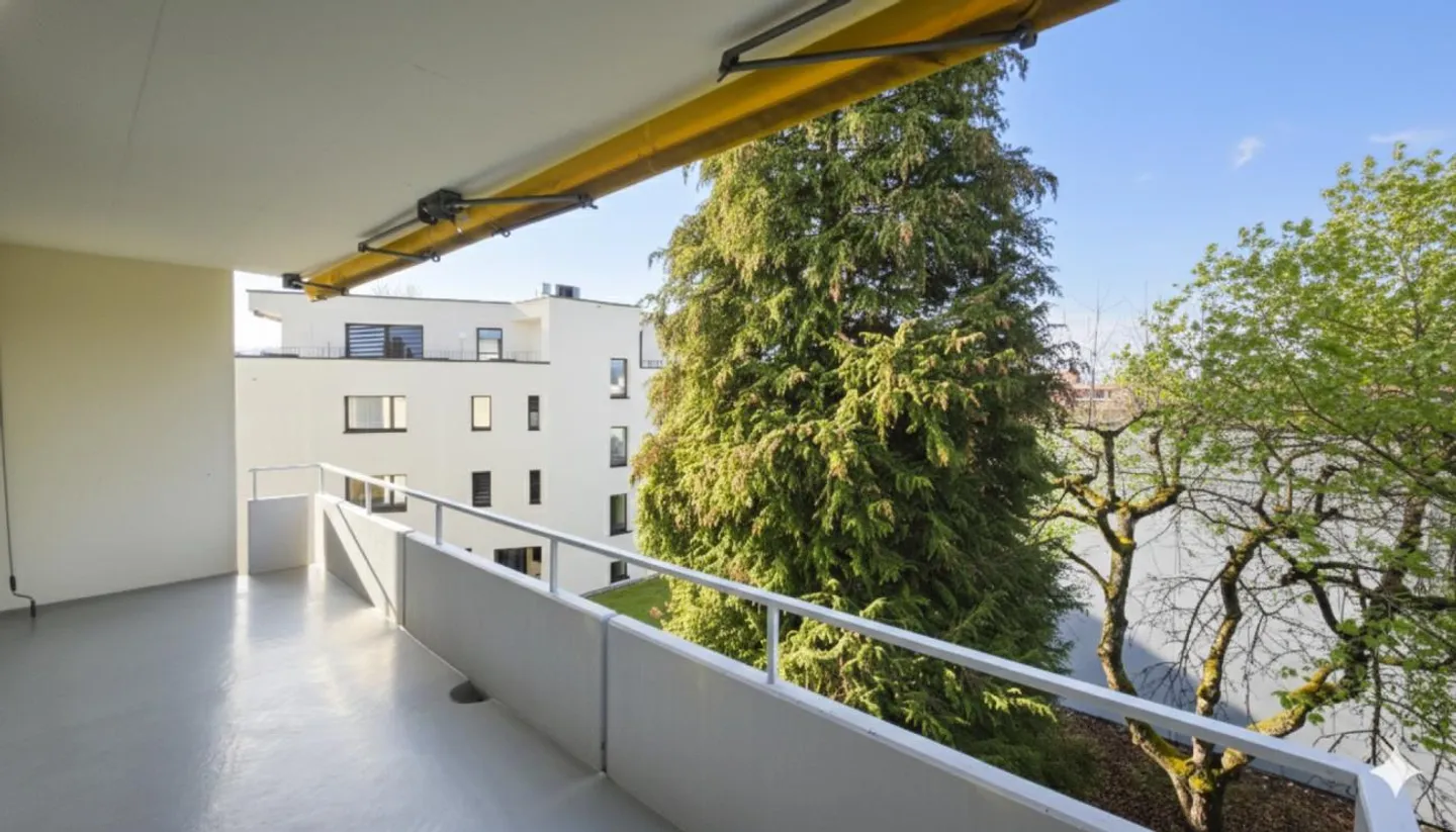 LA TUA NUOVA CASA A BUCHTHALEN - APPARTAMENTO FRESCAMENTE RISTRUTTURATO IN UN OTTIMO CONDOMINIO - Foto 3 di 12