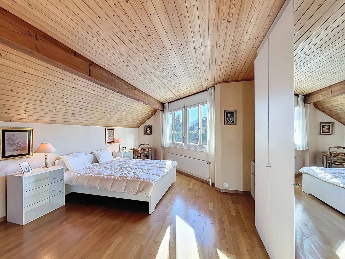 Wunderschöne Immobilie mit Schwimmbad und Möglichkeit, zwei Wohnungen zu schaffen - Foto 5 von 13