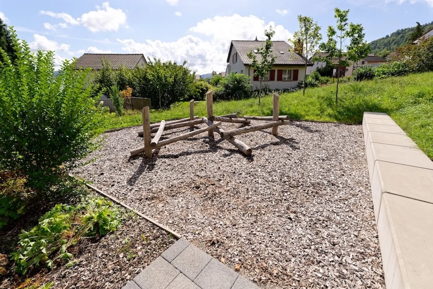 Modern 3.5-room penthouse apartment with spacious terraces and lift to the apartment - Photo 16 of 17