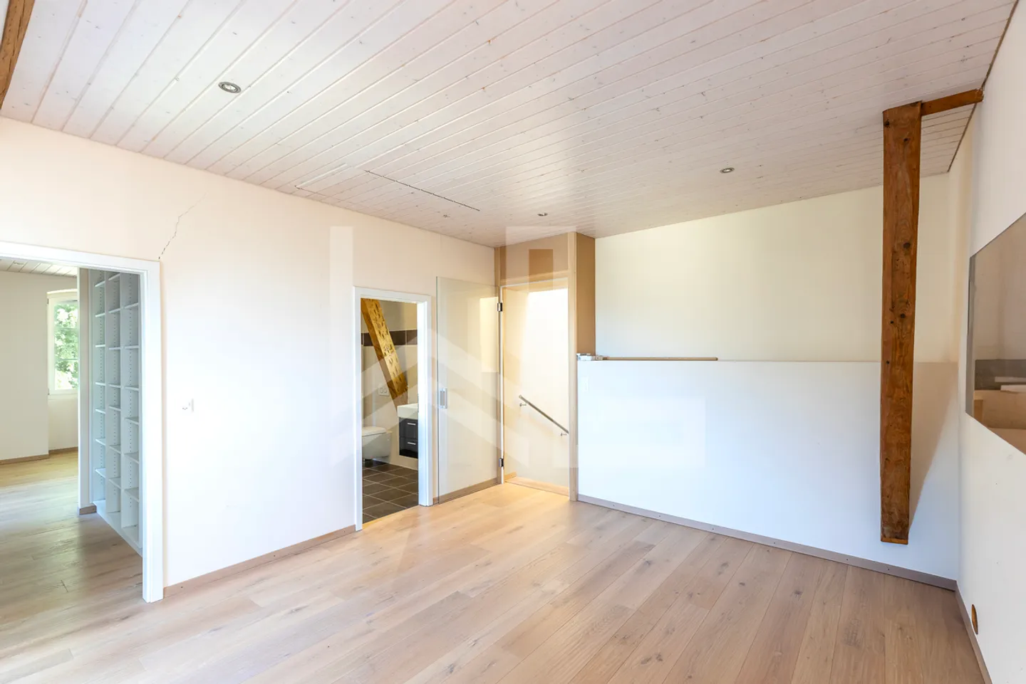 House with charm and character and panoramic view - Photo 14 of 17