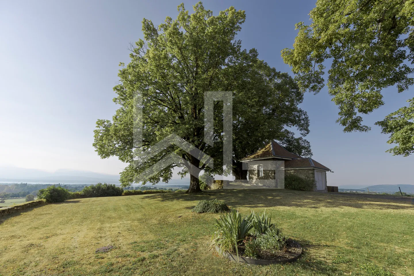 House with charm and character and panoramic view - Photo 16 of 17