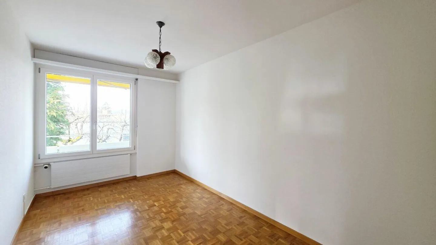 LA TUA NUOVA CASA A BUCHTHALEN - APPARTAMENTO FRESCAMENTE RISTRUTTURATO IN UN OTTIMO CONDOMINIO - Foto 11 di 12