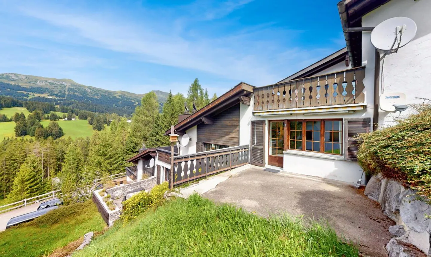 2.5-Zimmer-Wohnung mit Cheminée und Bergblick in Lenzerheide - Foto 1 von 12
