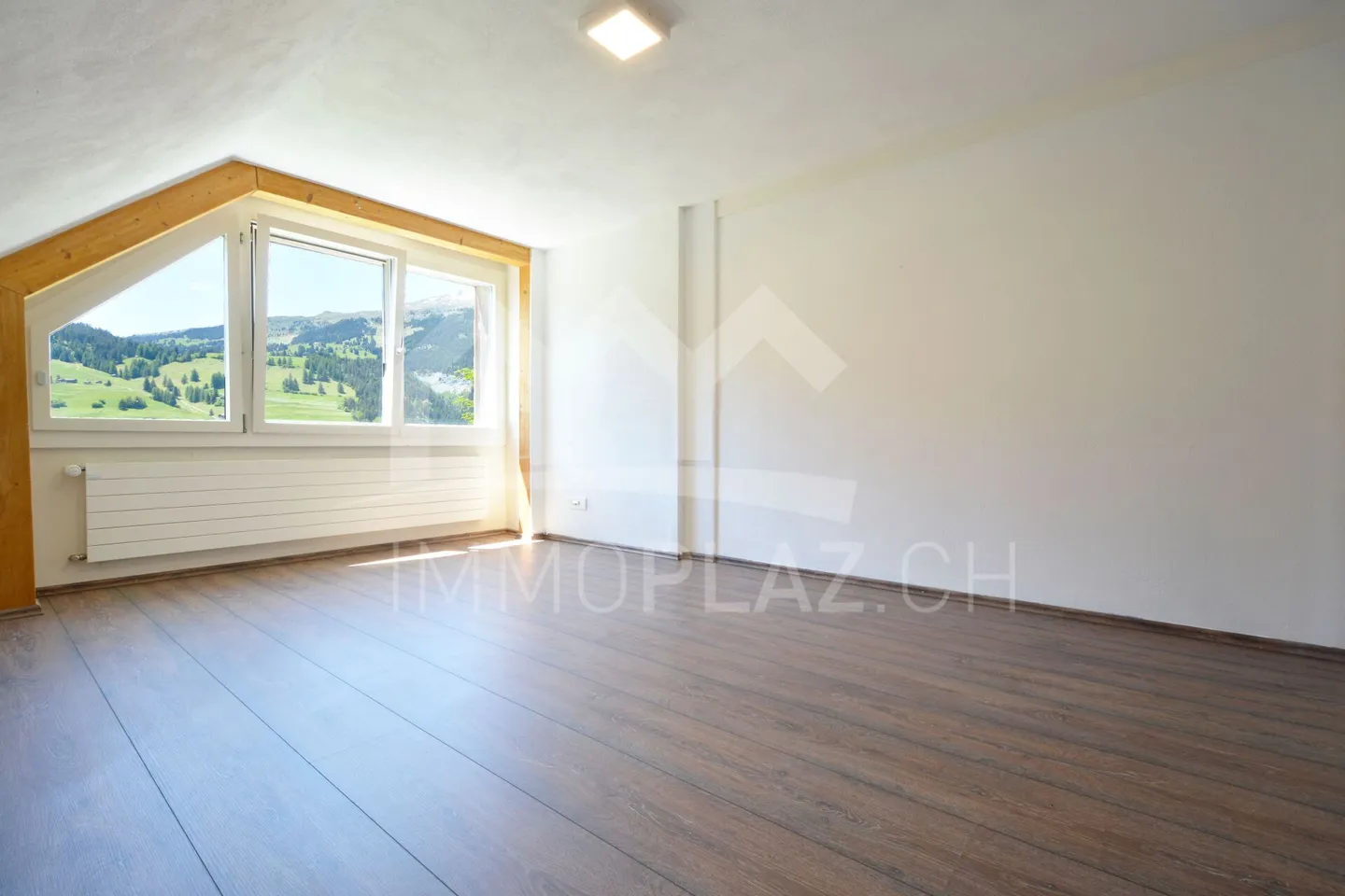 Incantevole appartamento mansardato 4 1/2 locali con galleria e terrazza - Foto 5 di 9