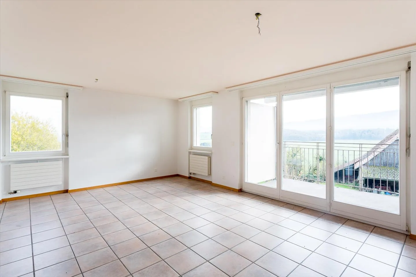 Apartment for rent - Photo 2 of 7