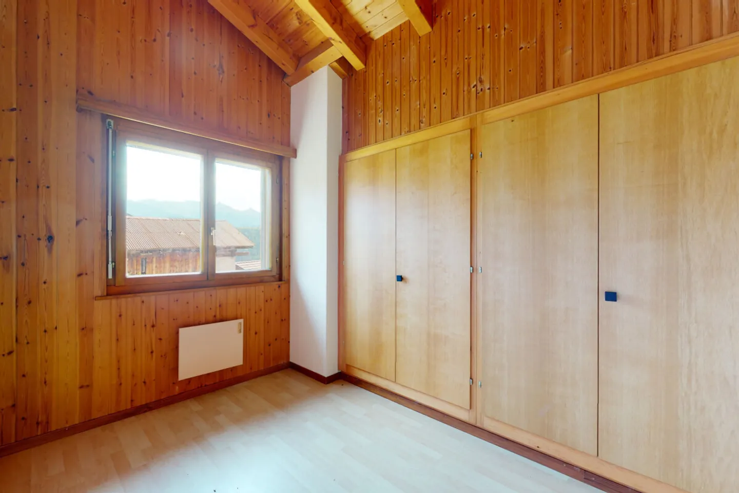 Corner Semi-Detached House with Stunning Mountain View - Photo 7 of 13