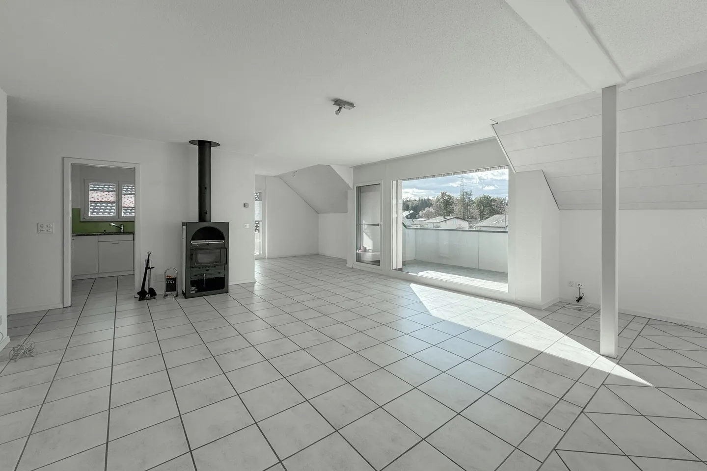 Loft apartment bathed in light with two sun balconies - Photo 2 of 12