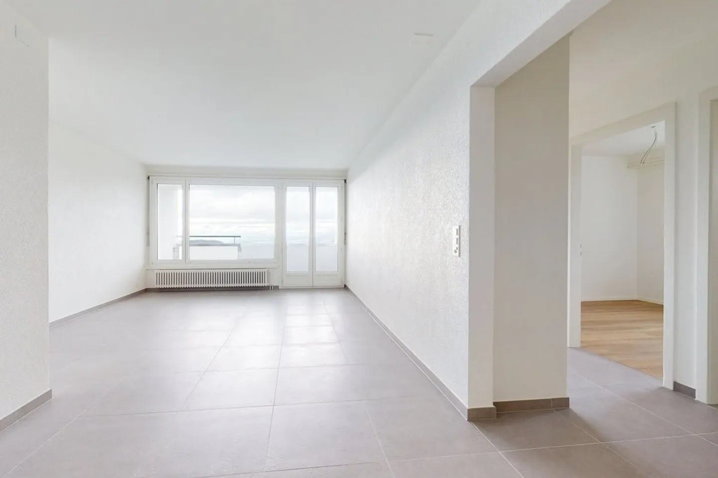 4-Zimmer-Wohnung im 1. Westen - Foto 4 von 10