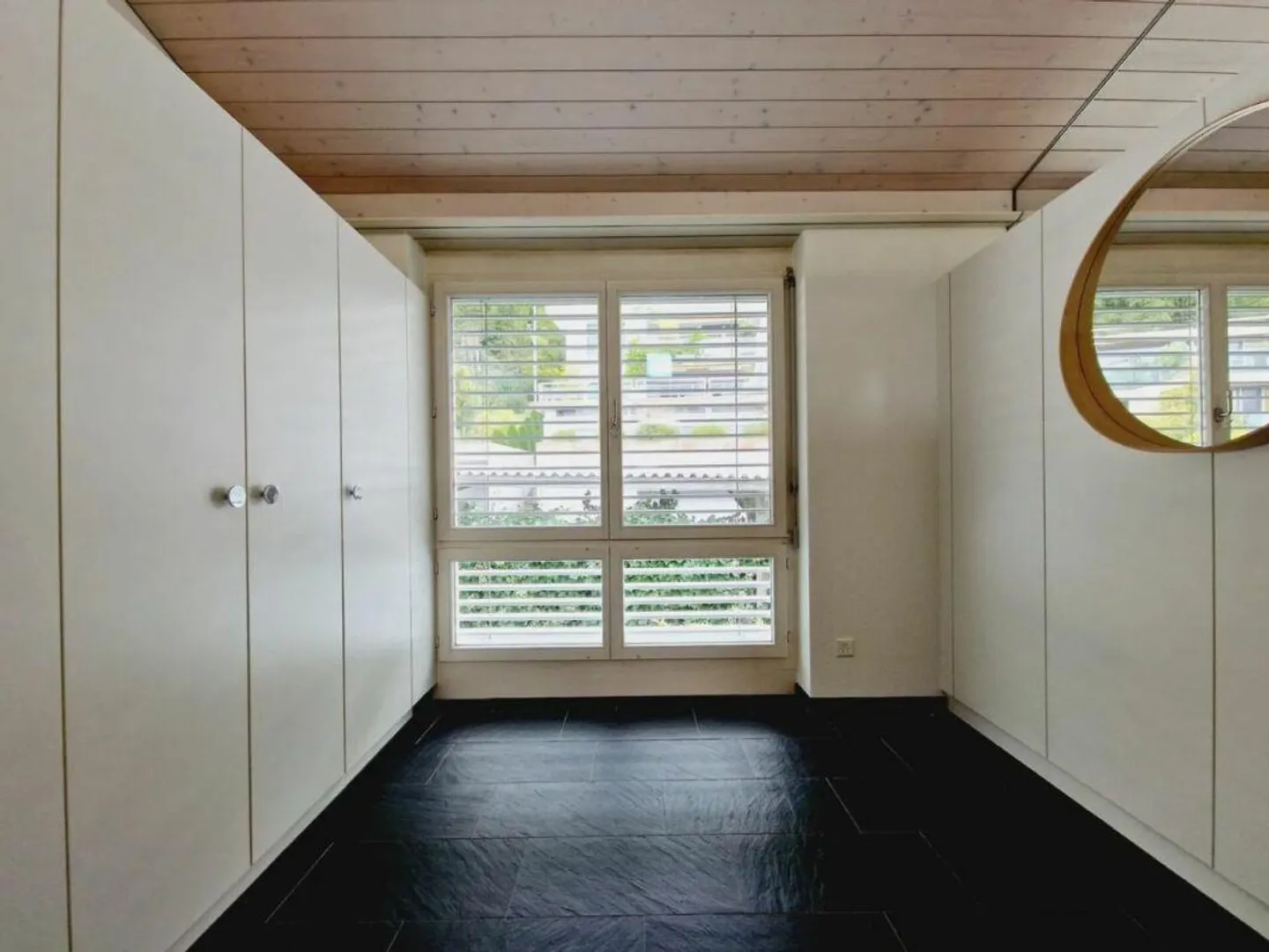 Casa a schiera angolare 4½ locali con galleria, vasca idromassaggio e camino - rara opportunità sul lago di Zugo - Foto 7 di 12