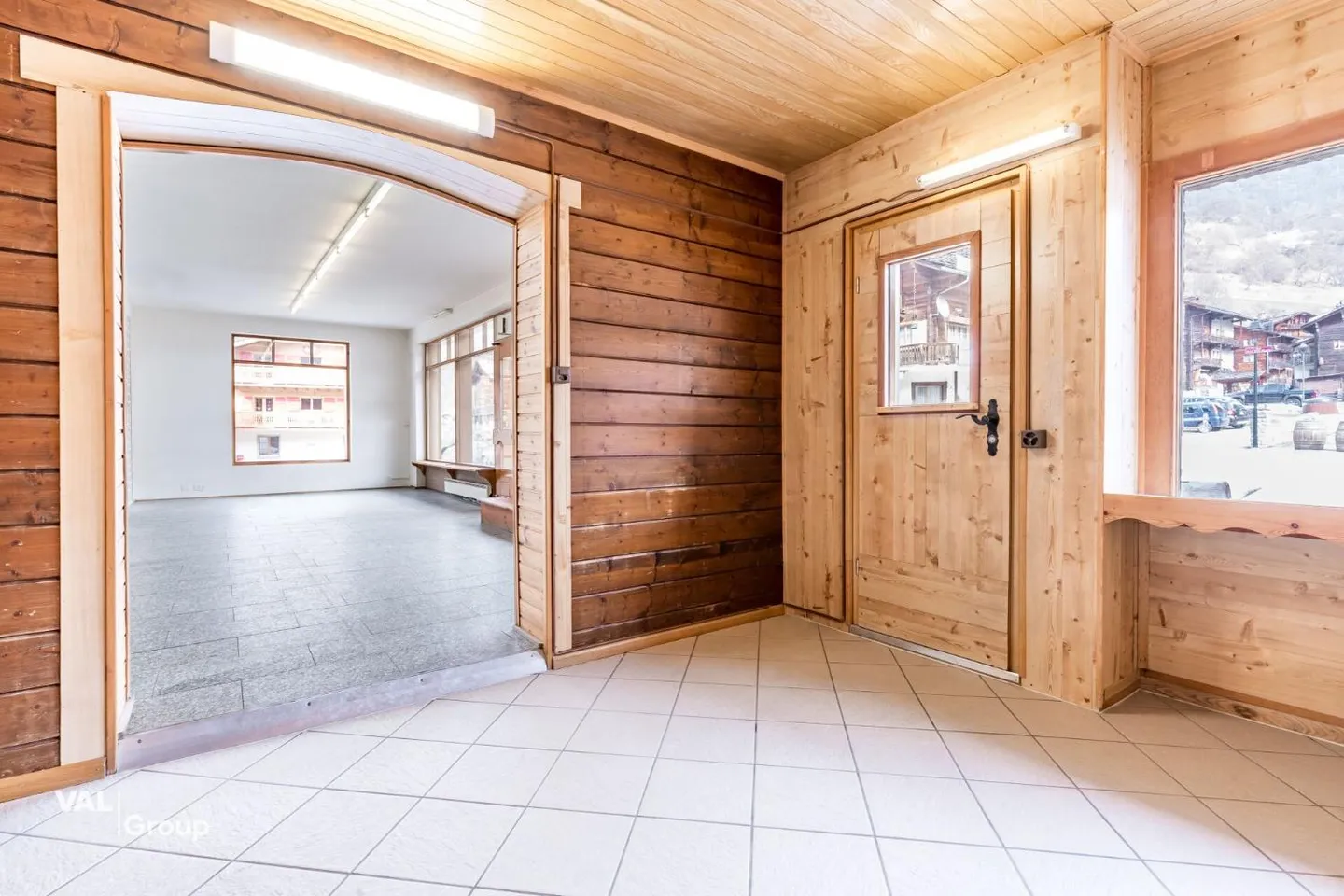 Local Commercial avec Potentiel - Photo 4 sur 11