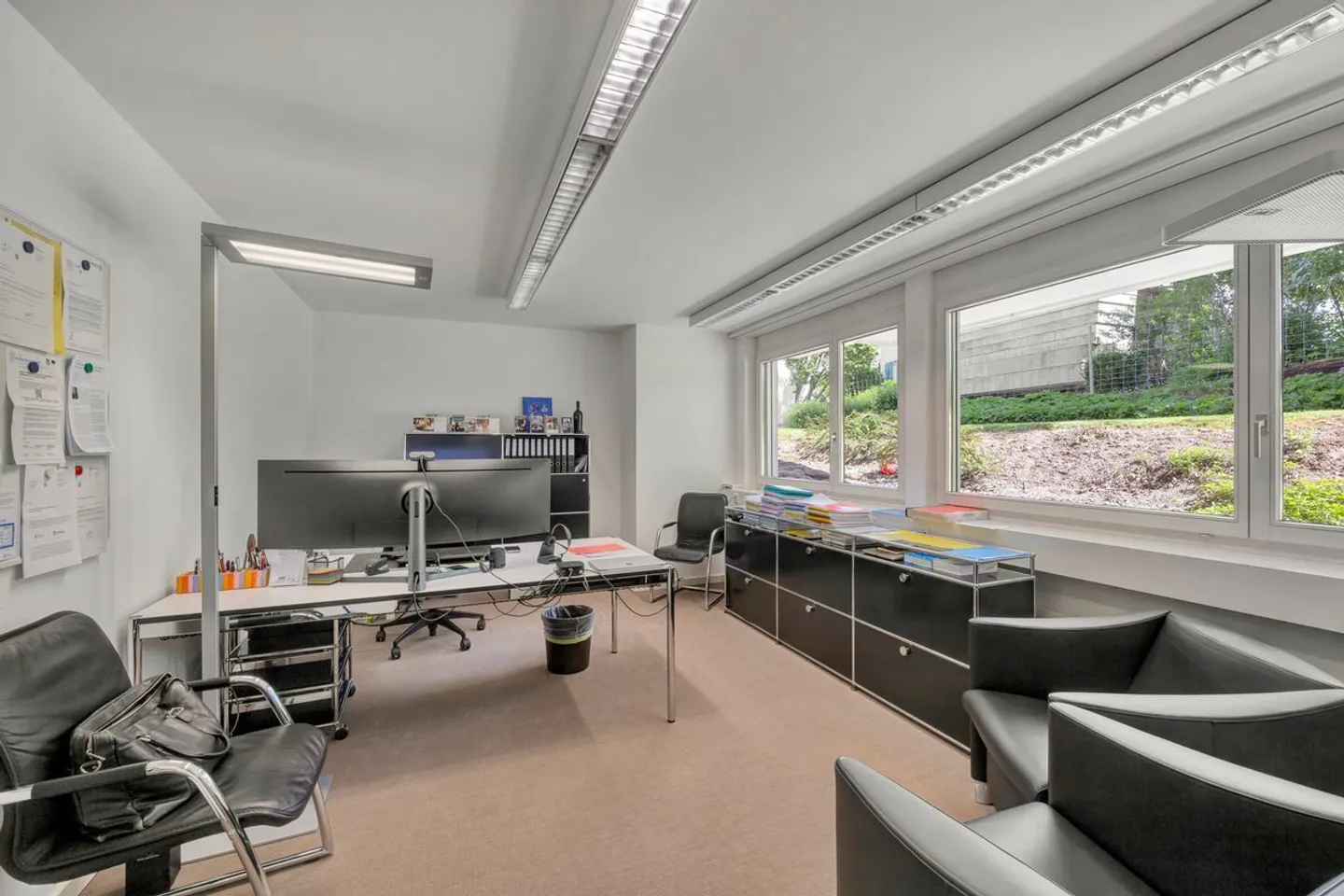 Spazio ufficio riservato con possibilità di conversione in appartamento - posizione verde a Zurigo-Witikon - Foto 4 di 11