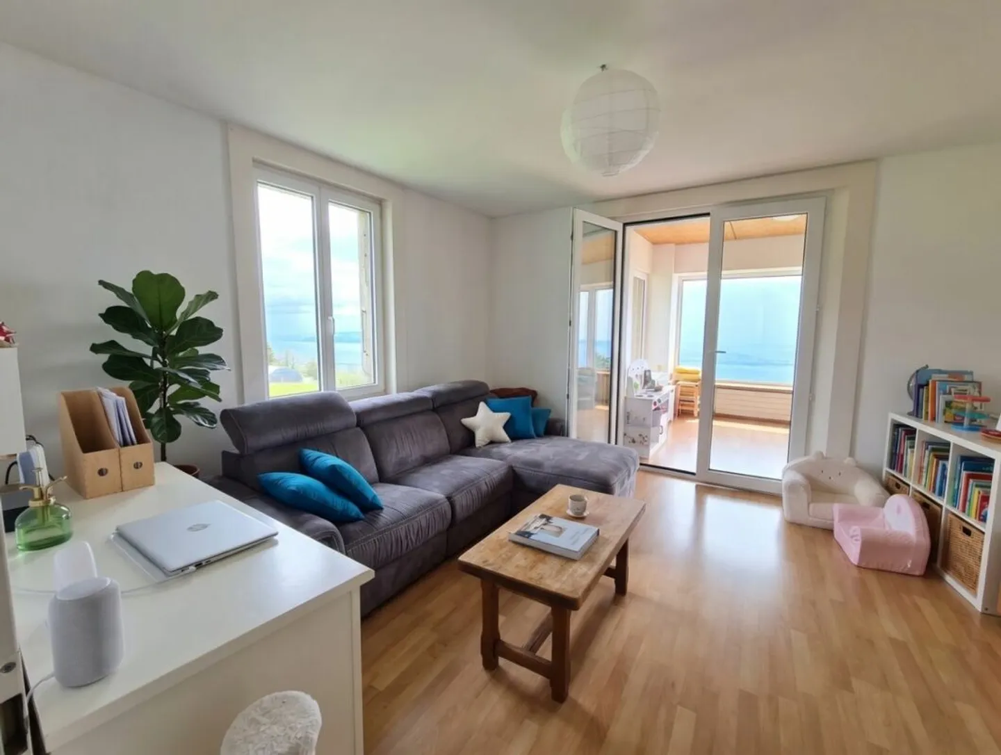 Wunderschöne 5,5-Zimmer-Duplexwohnung mit Veranda und Panoramablick - Foto 4 von 4