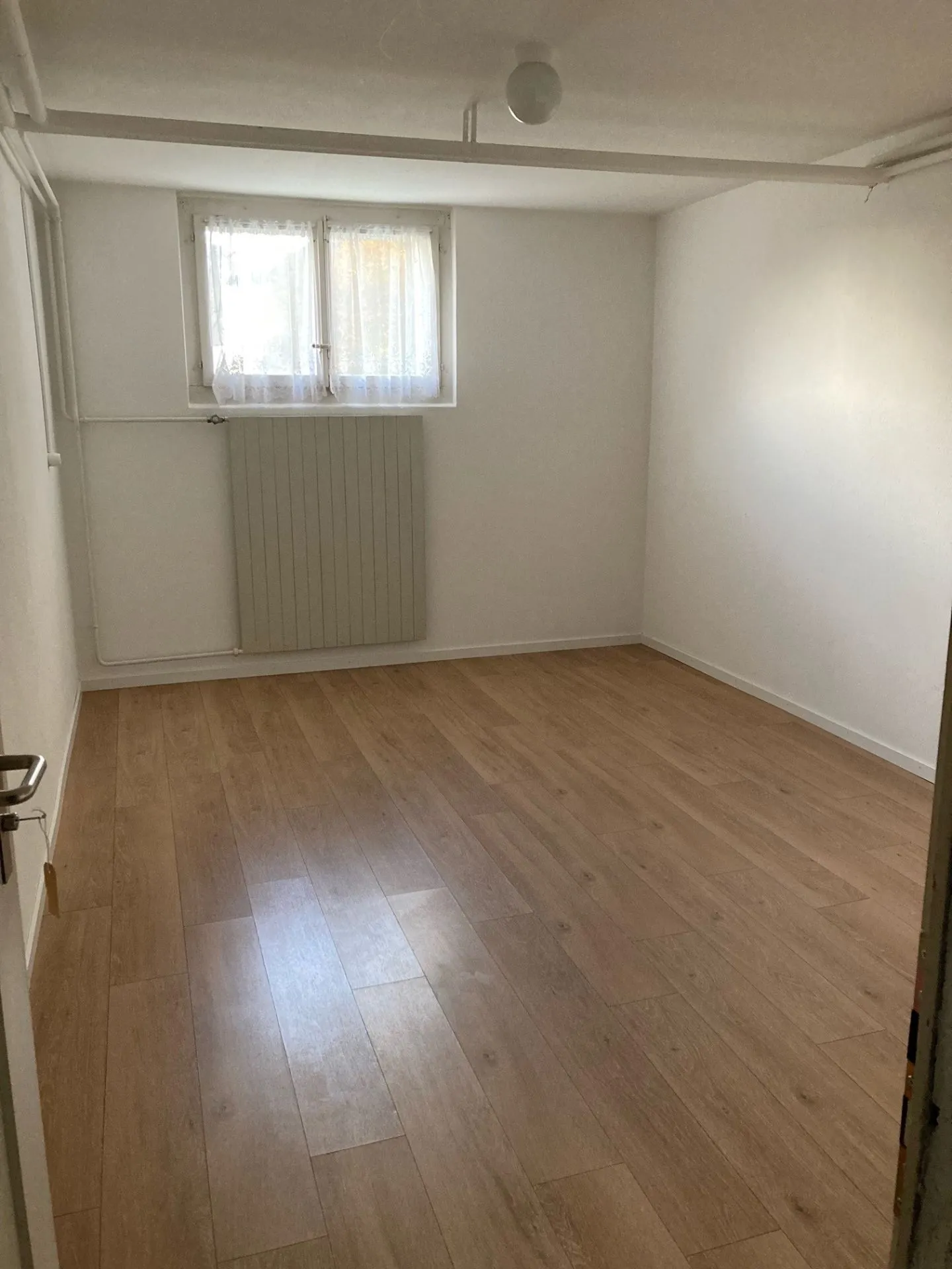 Worb - Hobby/Craft Room for Rent! - Photo 2 of 4