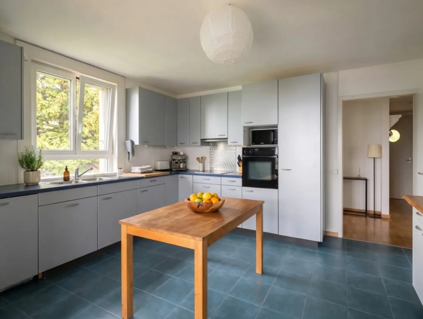 Wunderschöne 5,5-Zimmer-Duplexwohnung mit Veranda und Panoramablick - Foto 2 von 4