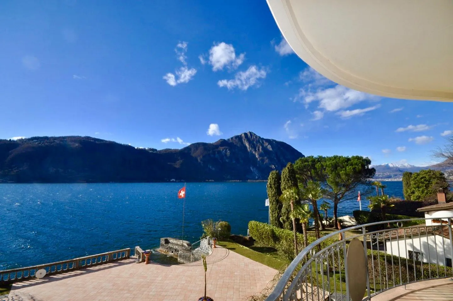 Appartamento di Lusso Fronte Lago - Foto 2 di 6
