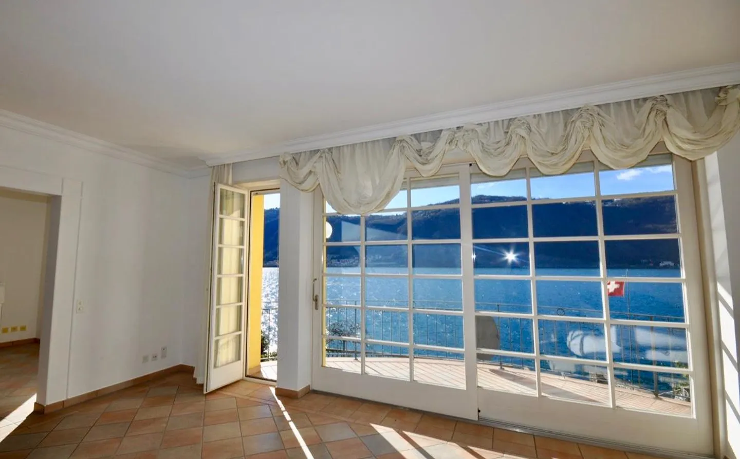 Appartamento di Lusso Fronte Lago - Foto 5 di 6