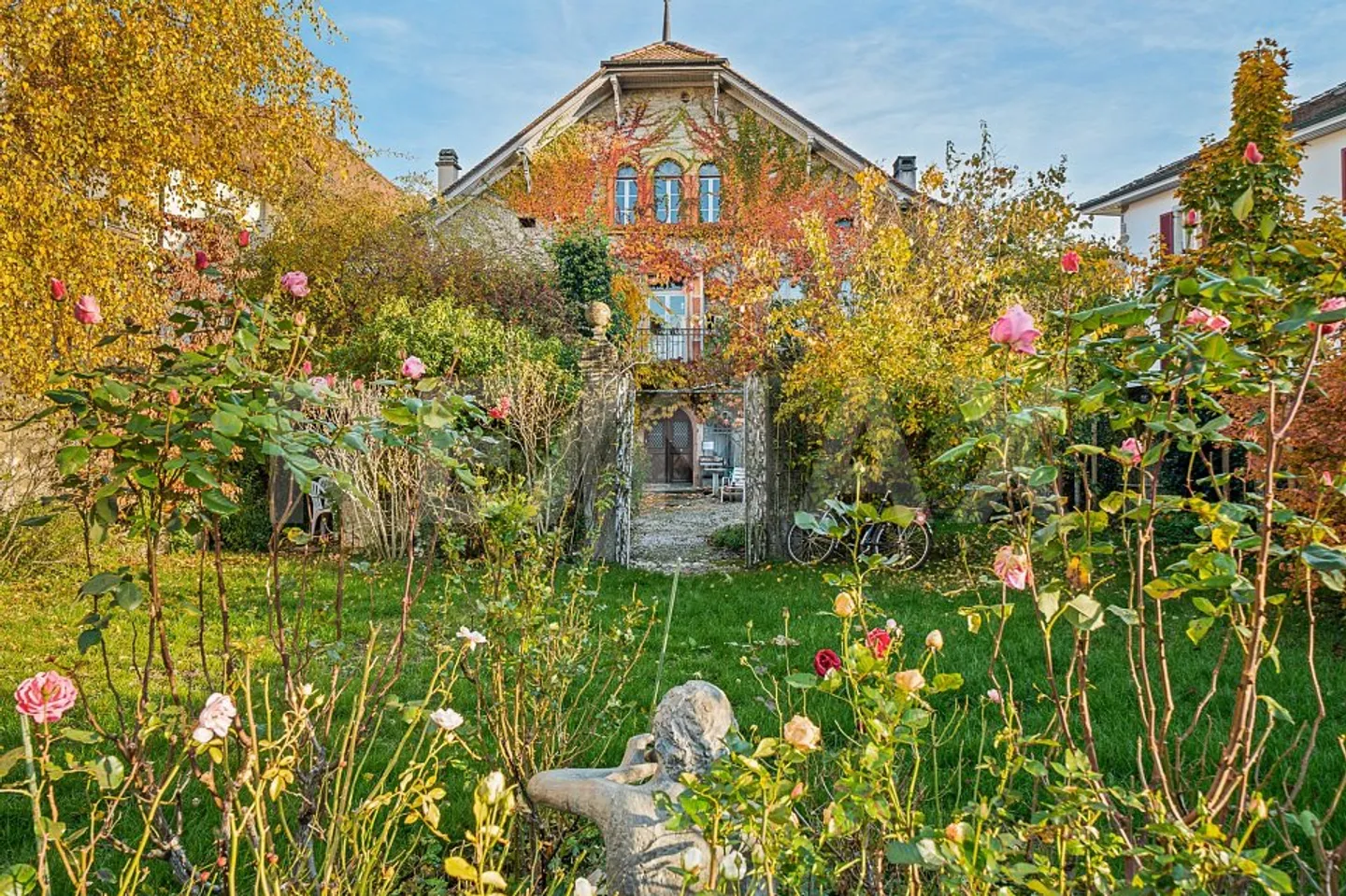 Historic House in Estavayer-le-Lac - Photo 1 of 13