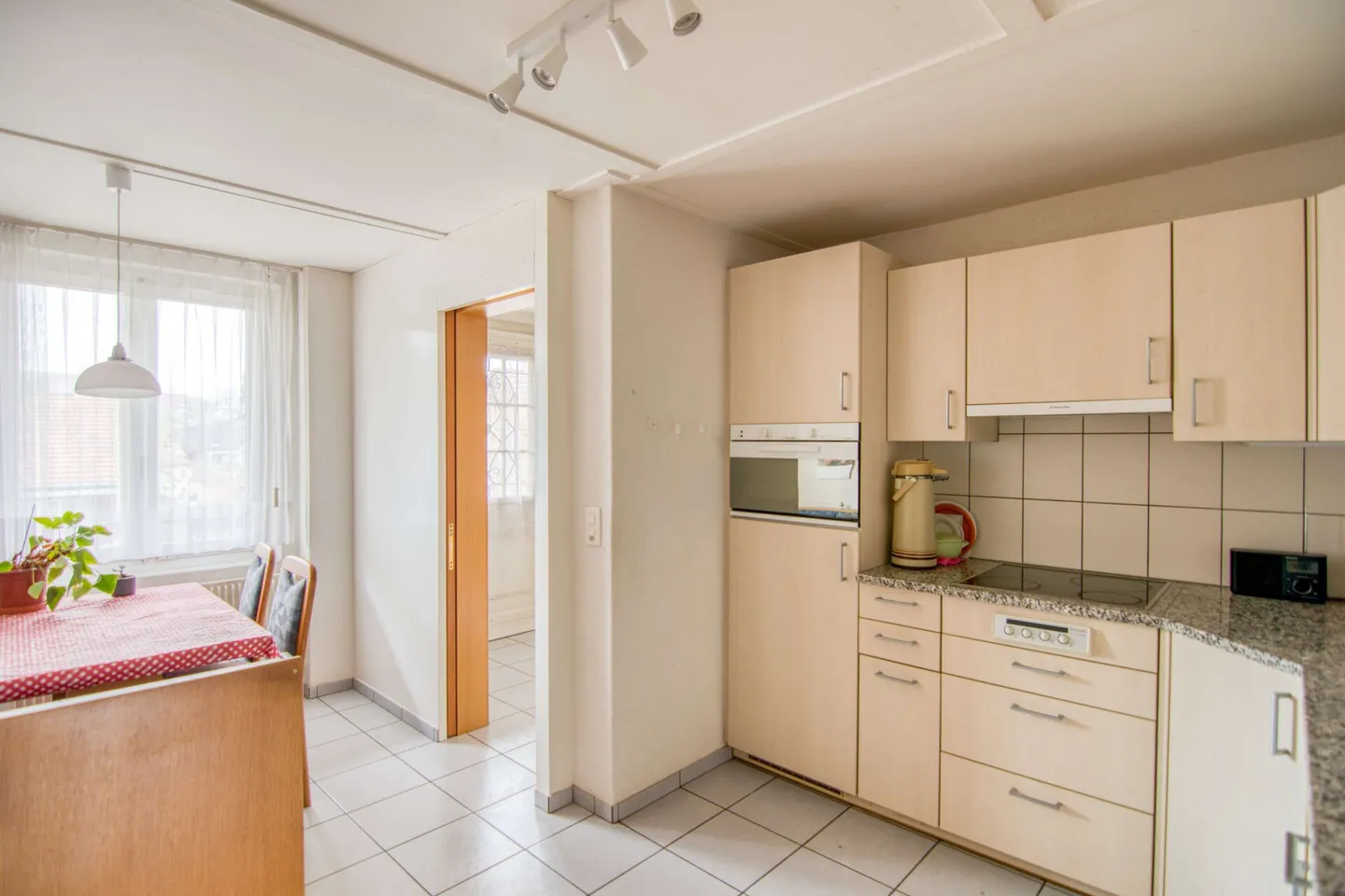 Berner Landhaus mit ca. 750 m² Baulandreserve (W3): Zweifamilienhaus an ruhiger Lage mit vielseitigem Potenzial - Foto 8 von 31