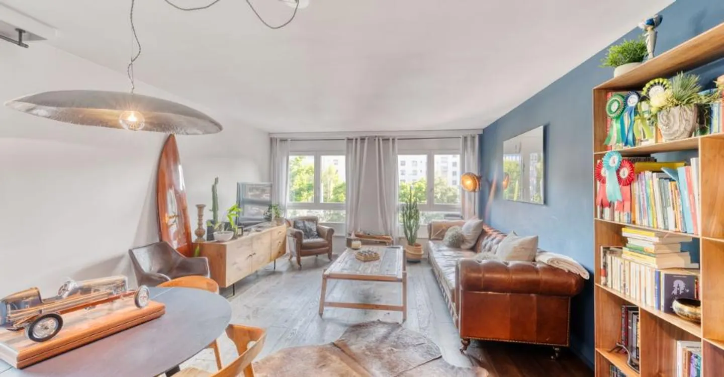 Renovated 4-room apartment with two balconies - Photo 1 of 13