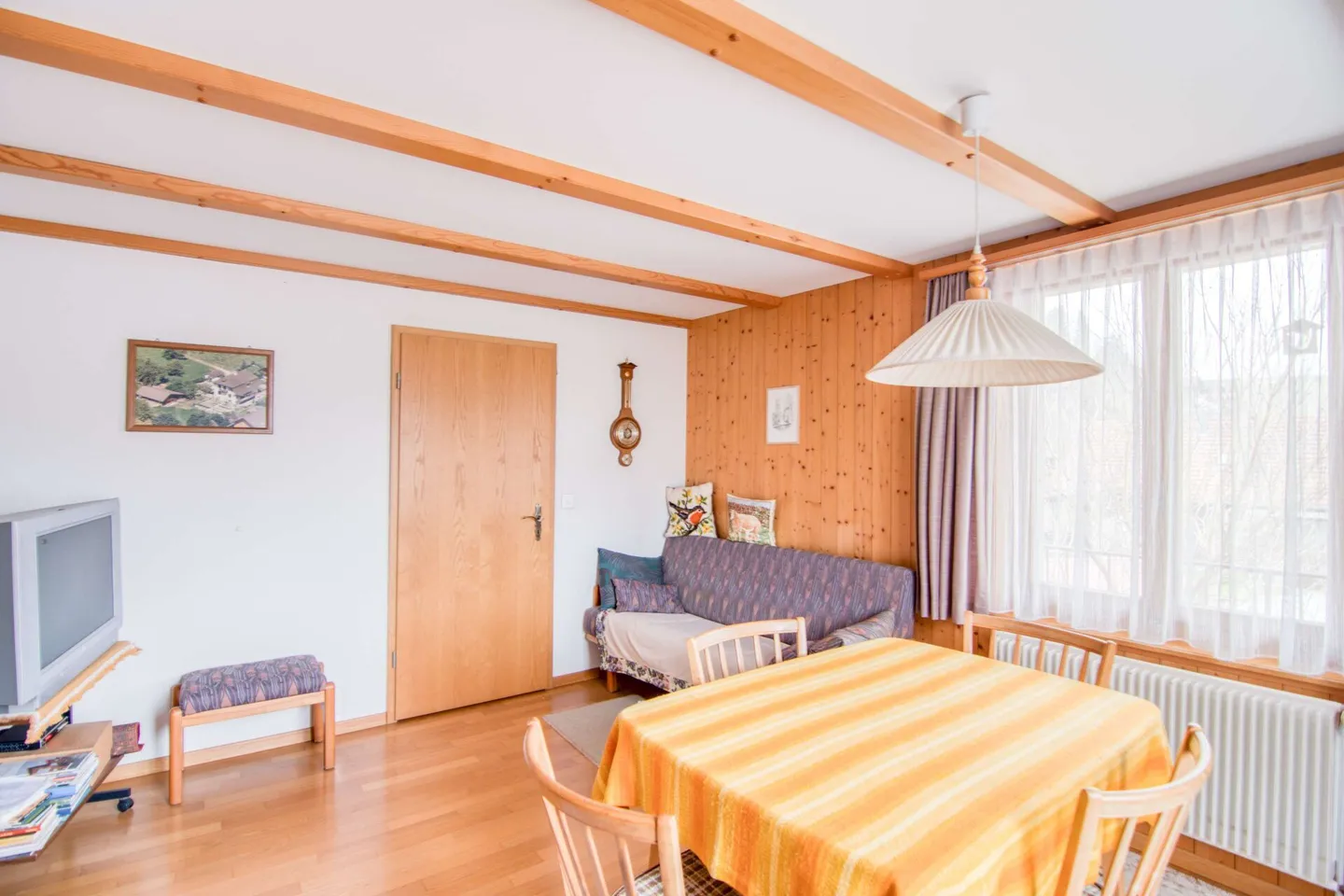 Berner Landhaus mit ca. 750 m² Baulandreserve (W3): Zweifamilienhaus an ruhiger Lage mit vielseitigem Potenzial - Foto 5 von 31