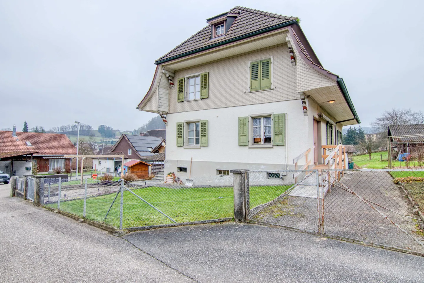 Berner Landhaus mit ca. 750 m² Baulandreserve (W3): Zweifamilienhaus an ruhiger Lage mit vielseitigem Potenzial - Foto 26 von 31