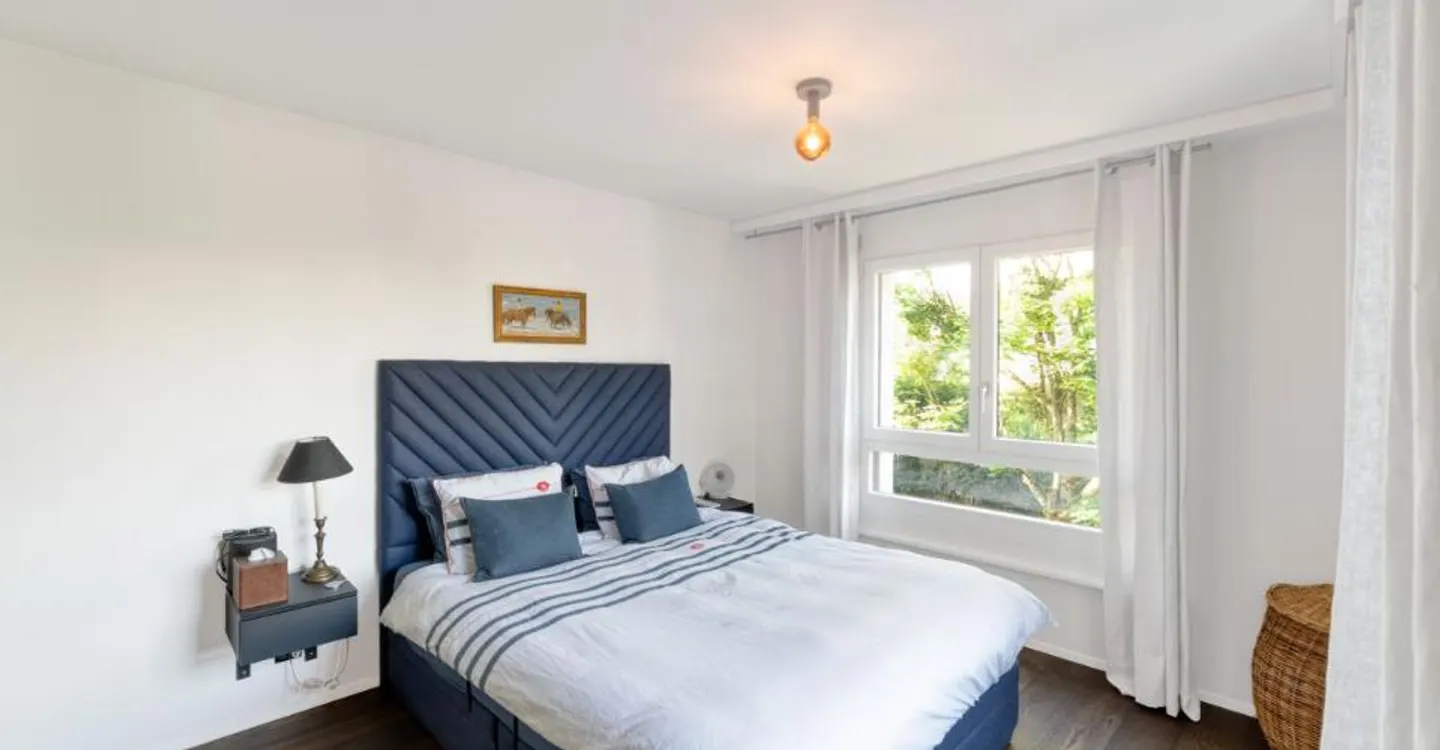 Renovated 4-room apartment with two balconies - Photo 7 of 13
