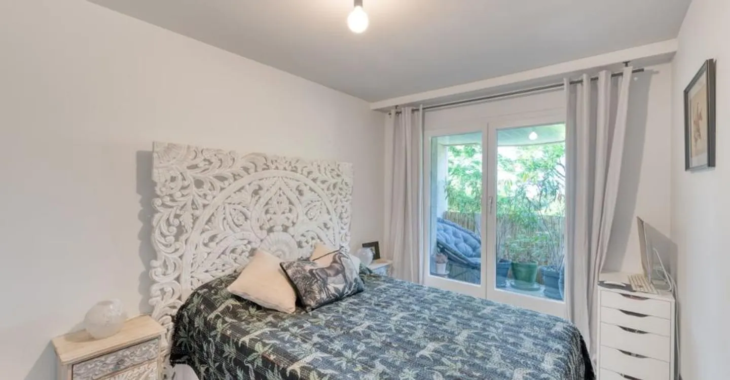 Renovated 4-room apartment with two balconies - Photo 10 of 13