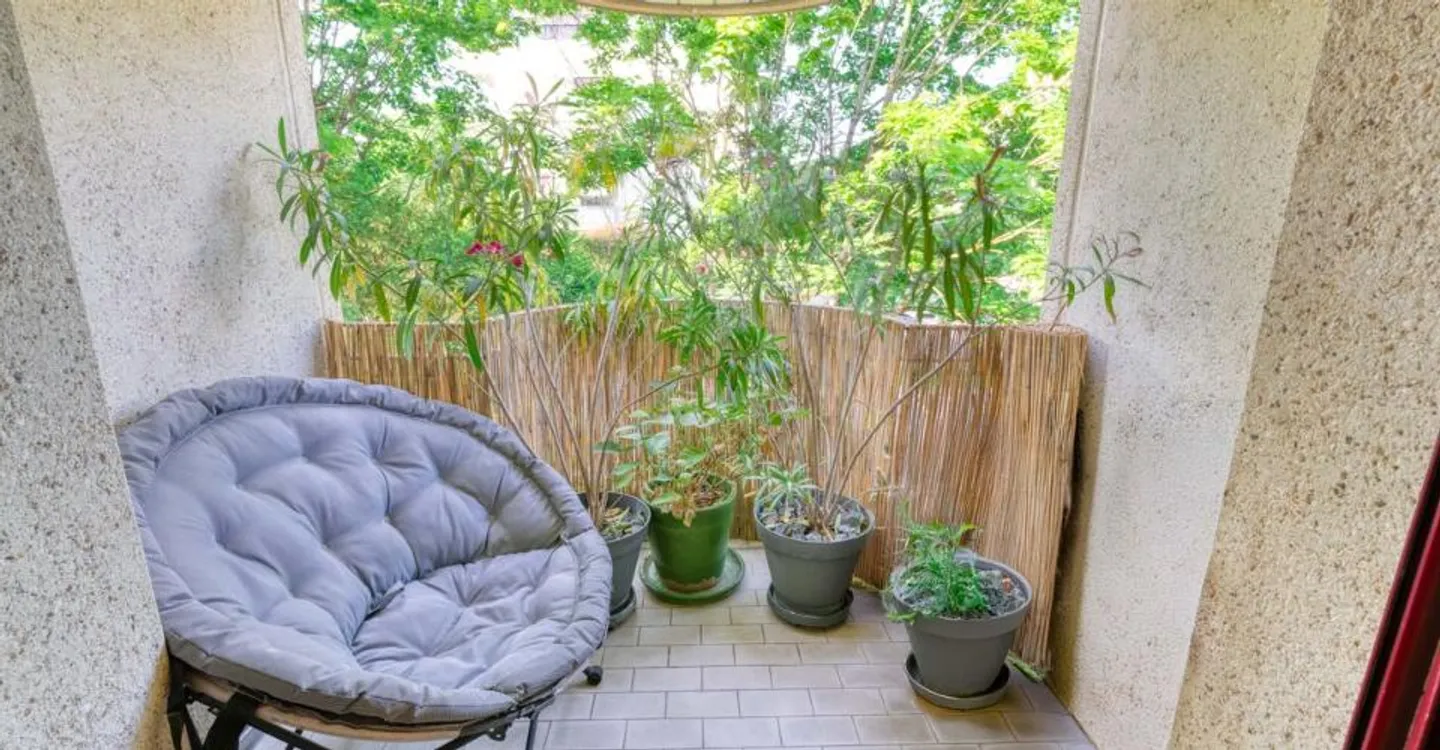 Renovated 4-room apartment with two balconies - Photo 11 of 13