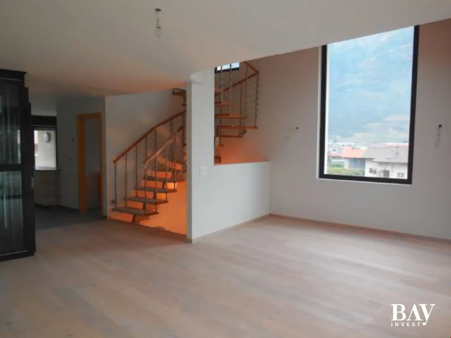 Triplex avec ascenceur privatif dans une environnement magnifique. Finitions au gré du preneur - Foto 8 von 16
