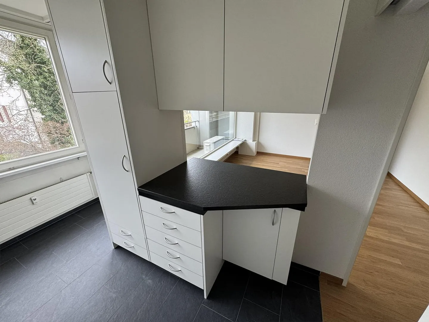 Recently renovated, bright 5-room apartment at Lindenplatz in Allschwil - Photo 2 of 24