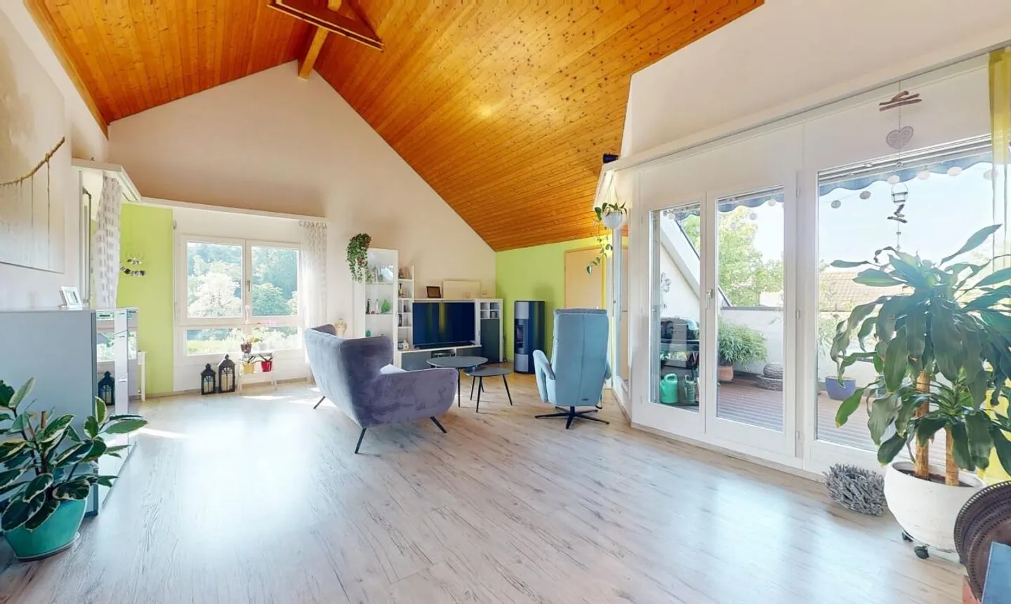 Ruhige 4.5-Zimmer-Dachwohnung mit Balkon in Kaiseraugst - Foto 1 von 13