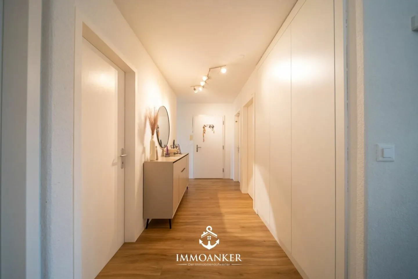 Four Rooms. One Lake. Countless Moments of Happiness - 4.0 Room Apartment in Greifensee - Photo 2 of 13