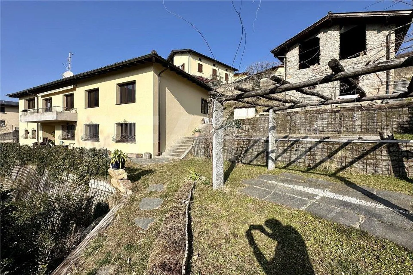 Belle maison avec rustique et beaucoup de verdure pour les amoureux de la nature... - Photo 1 sur 13