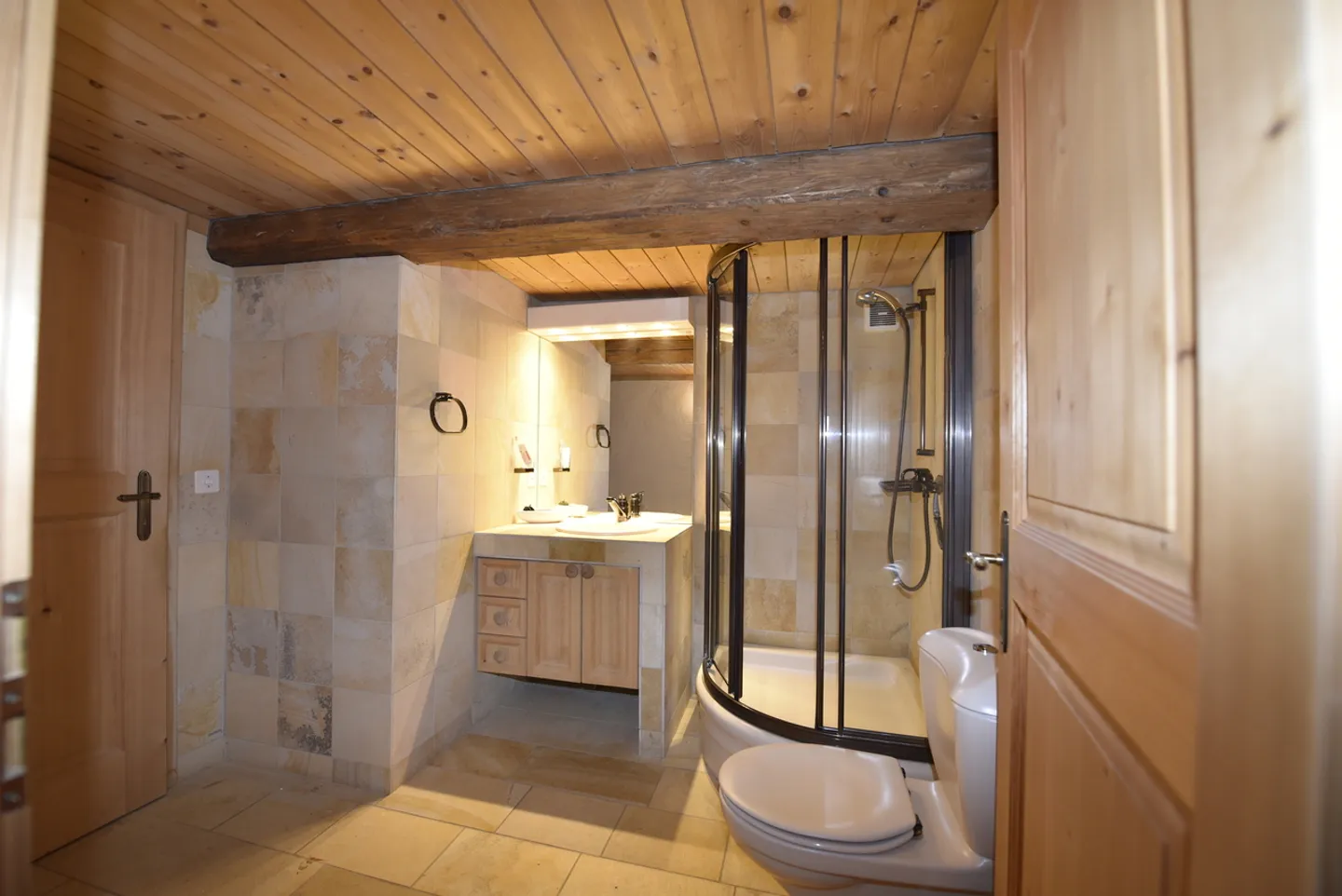Charming Apartment in Historic Building - Photo 3 of 22