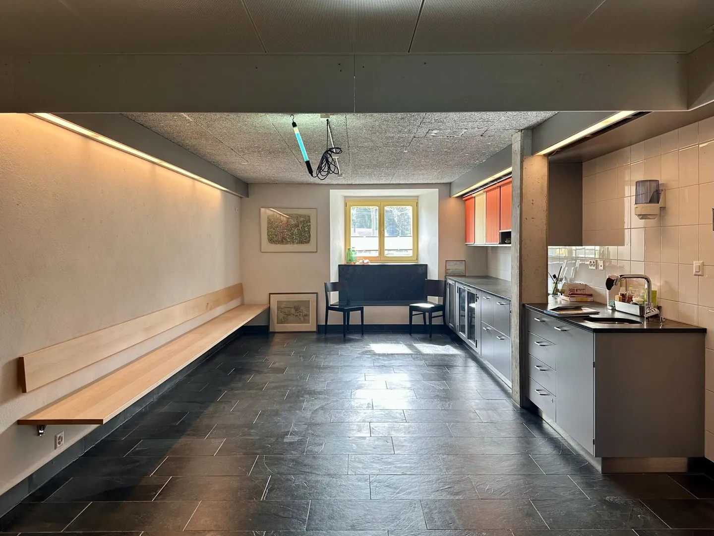 Commercial Space 45 m² - Photo 1 of 7