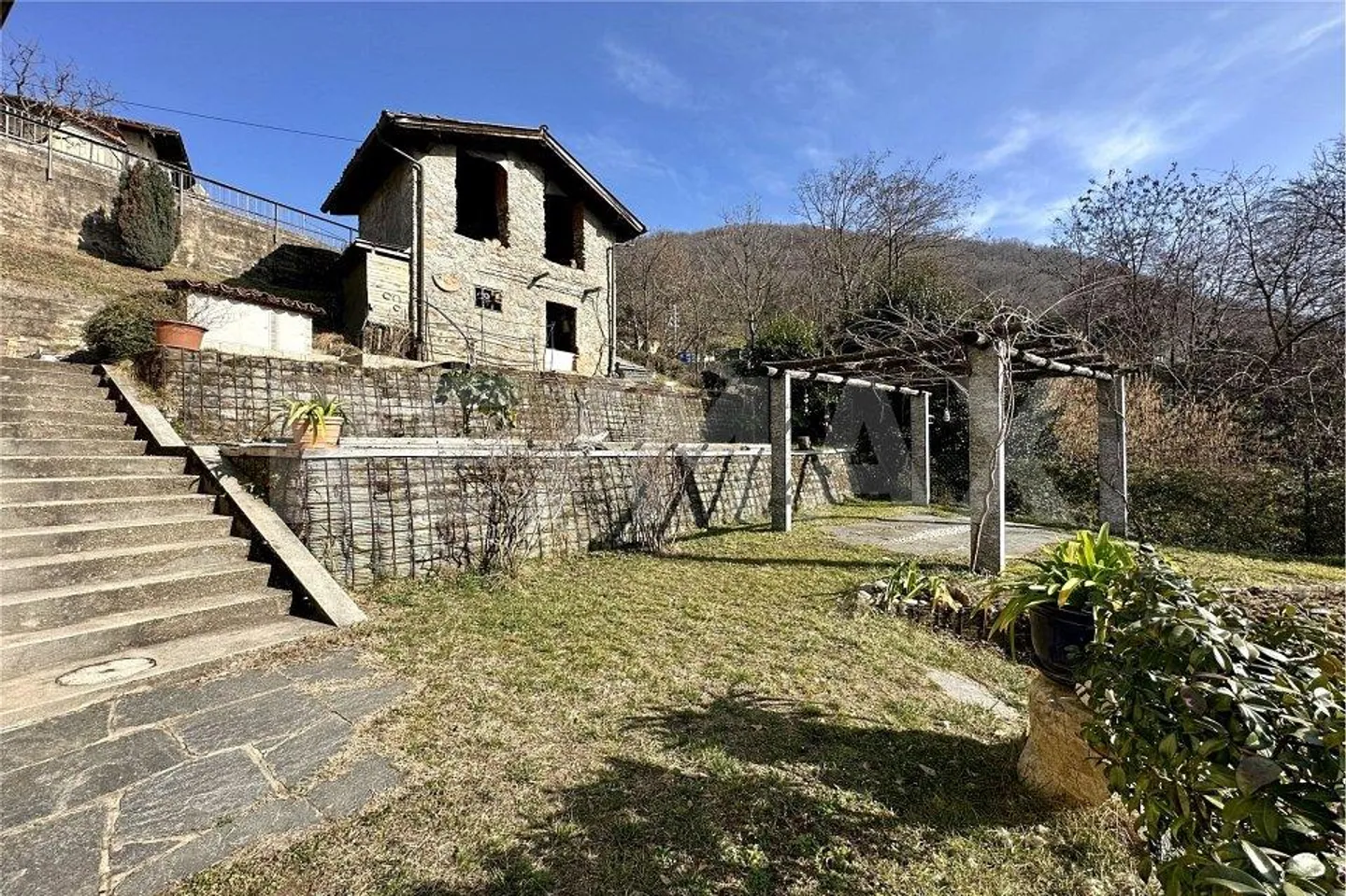 Belle maison avec rustique et beaucoup de verdure pour les amoureux de la nature... - Photo 3 sur 13