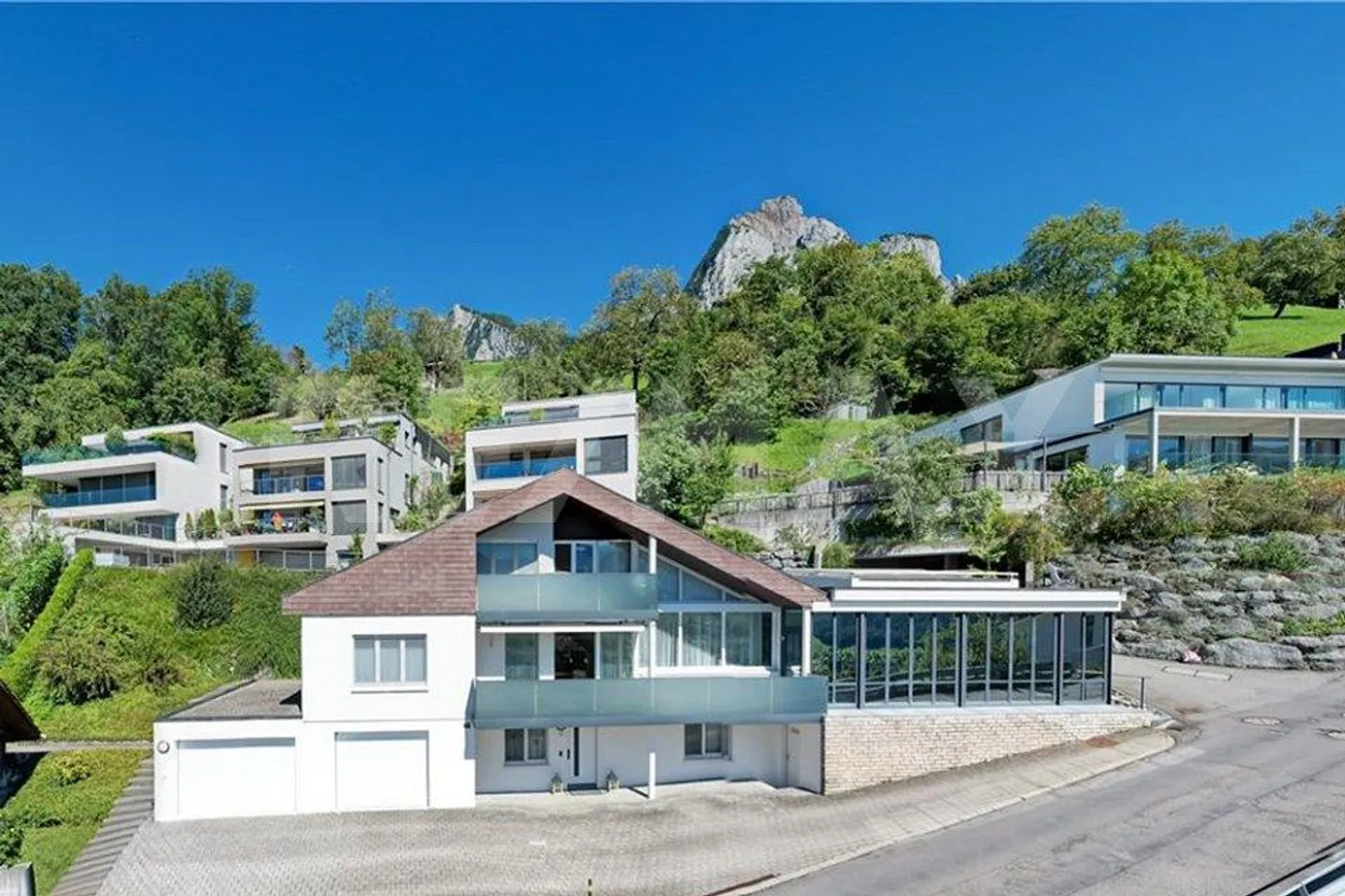 Nido d'Aquila, Villa di 7 stanze con vista panoramica, giardino d'inverno e piscina interna... - Foto 1 di 13