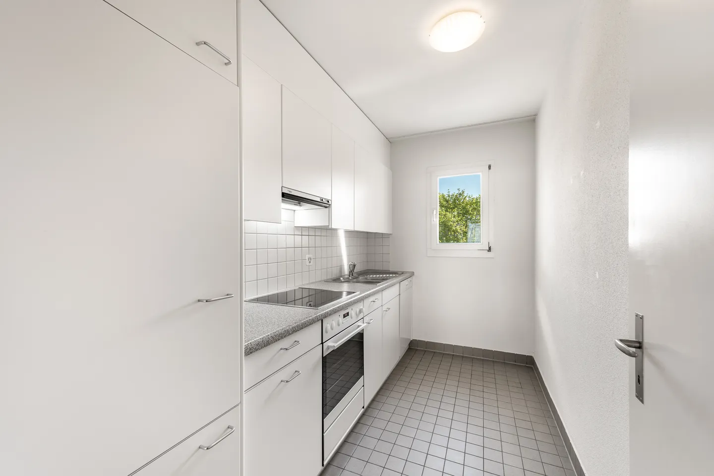 Helle 3.5-Zimmer-Wohnung in Dättwil - Foto 3 von 10
