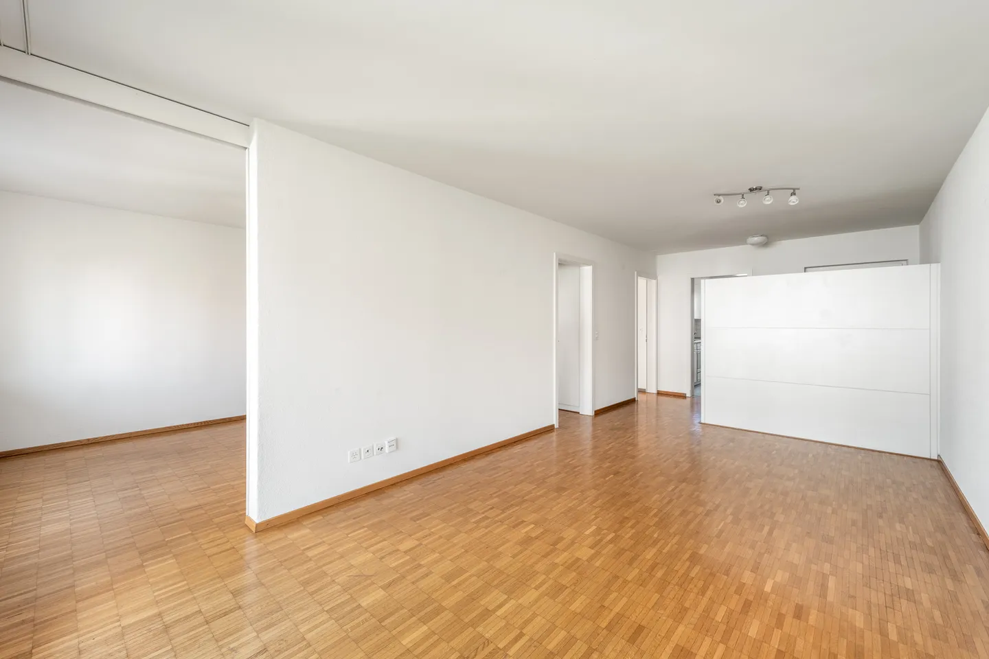 Helle 3.5-Zimmer-Wohnung in Dättwil - Foto 5 von 10
