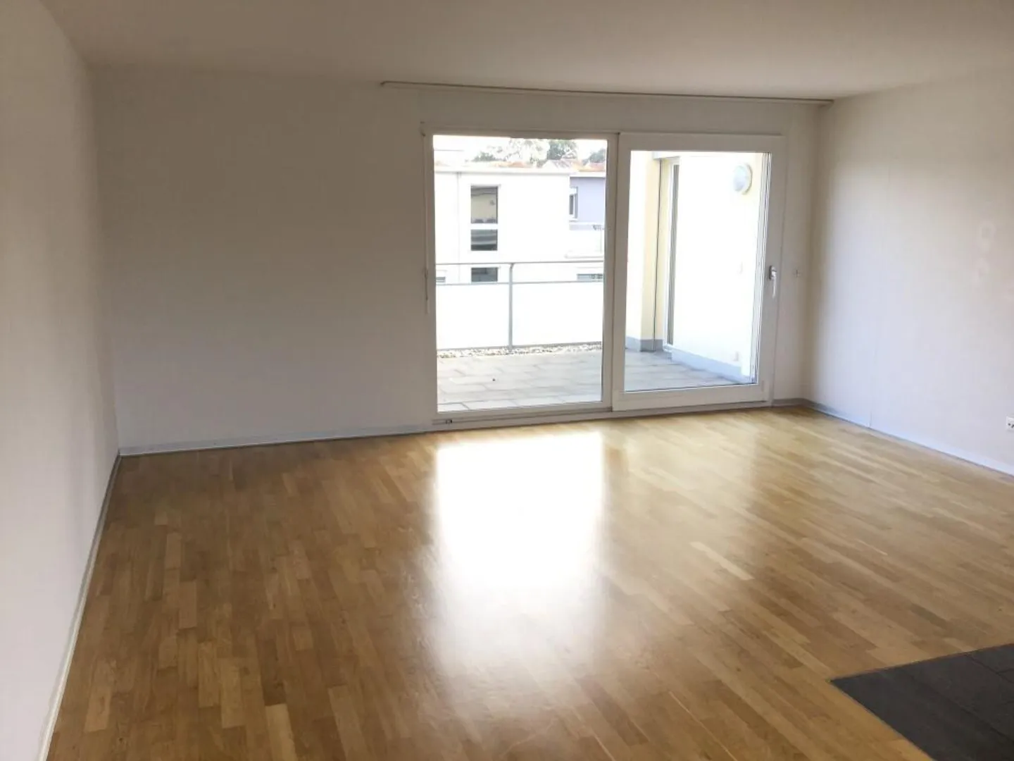 Modern 3.5-room penthouse apartment with terrace in Kemptthal - Photo 4 of 8