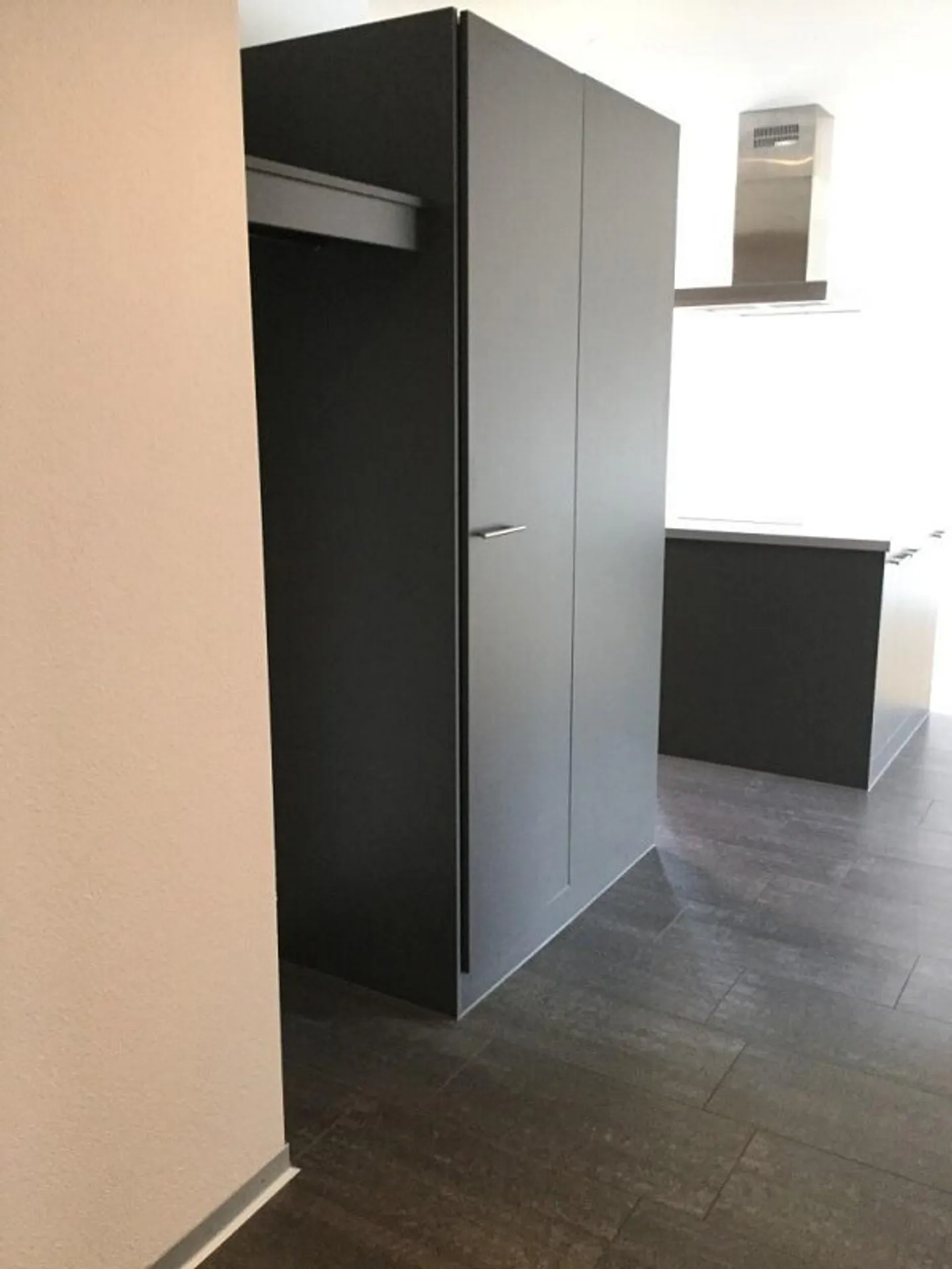 Modern 3.5-room penthouse apartment with terrace in Kemptthal - Photo 7 of 8