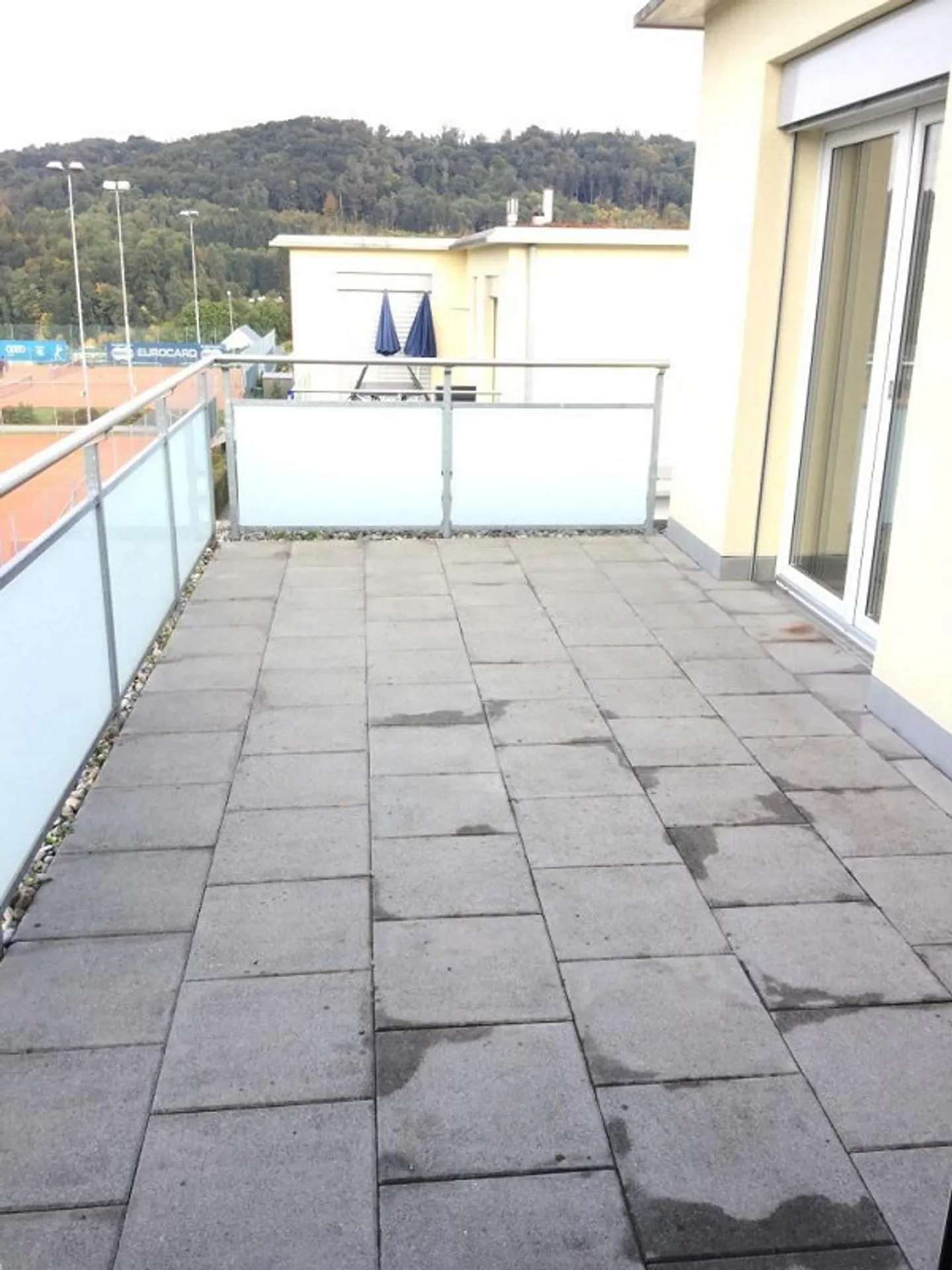 Modern 3.5-room penthouse apartment with terrace in Kemptthal - Photo 8 of 8